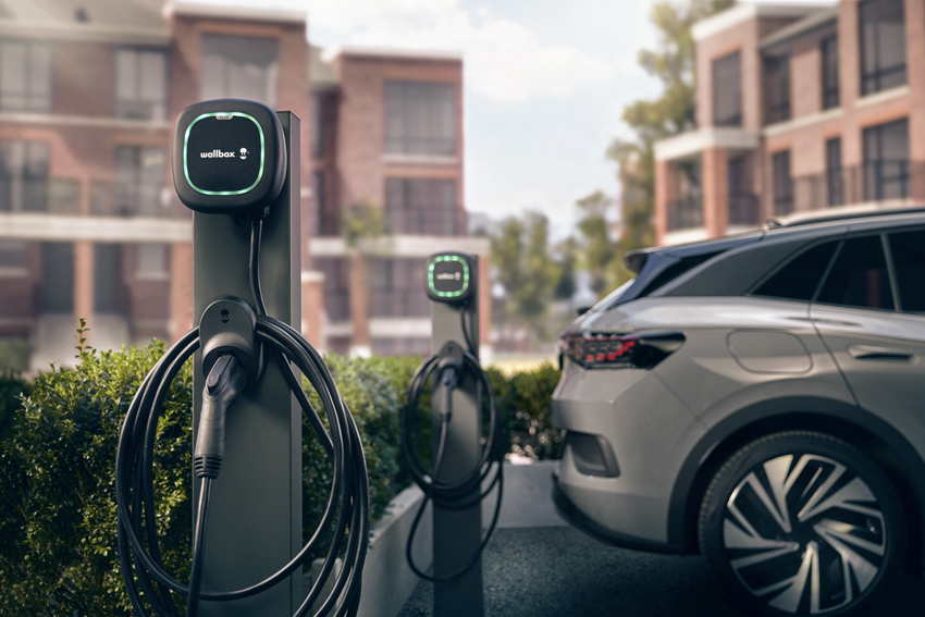 WallBox_Residential-Complex_Pulsar-Plus-NA_4623 (1) Electric Vehicle